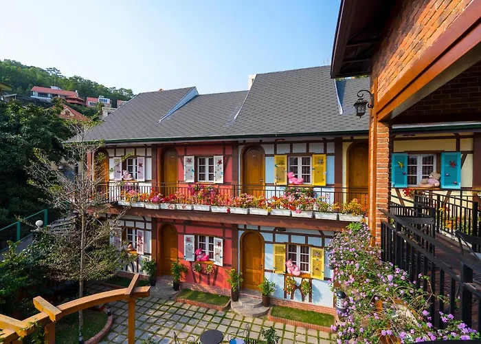Little Colmar - & Pottery