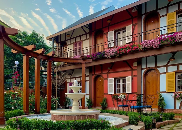 Apartment Little Colmar - & Pottery Hạ Long