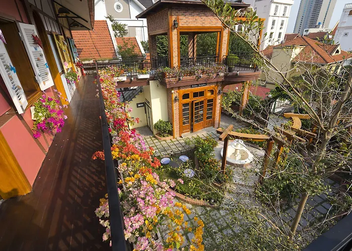 Little Colmar - & Pottery Hạ Long